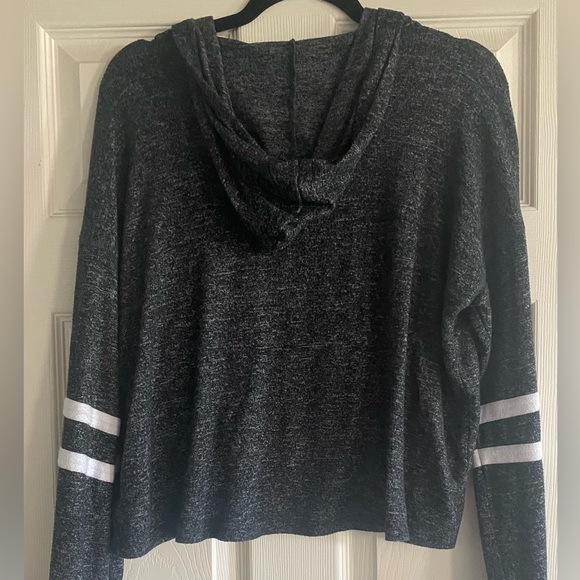 American Eagle zip up lightweight hoodie with pockets. - Picture 2 of 6